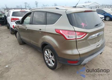 2014 Ford Escape Titanium z USA, uszkodzony, nr VIN 1FMCU9J91EUA07411